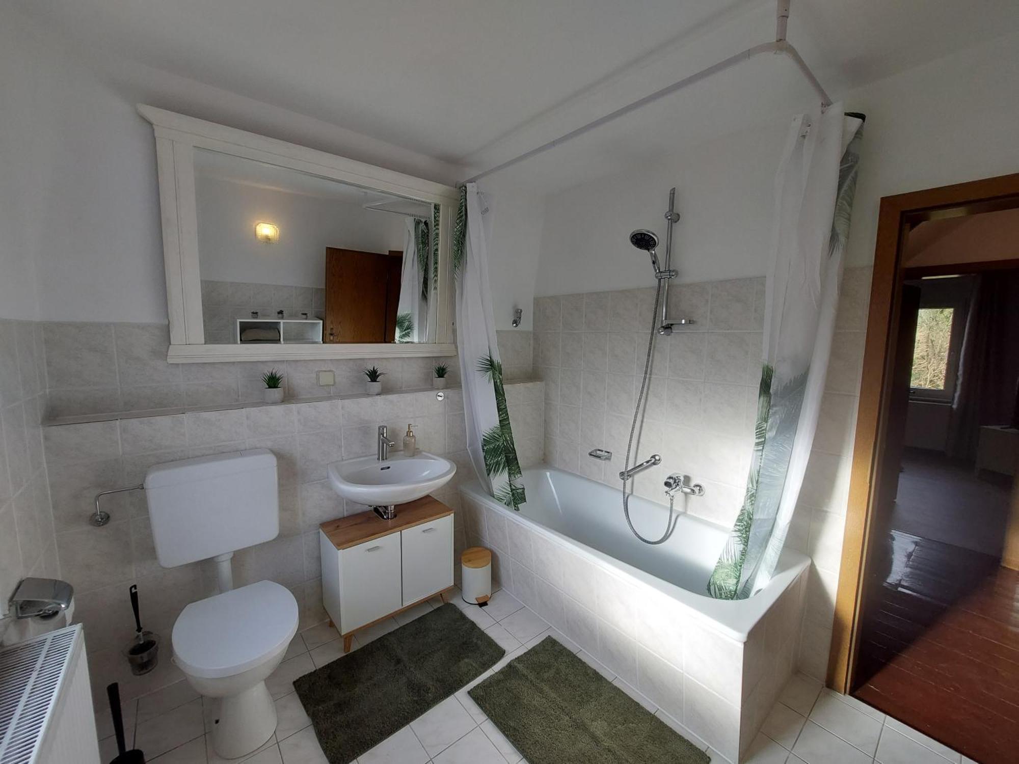 Cozy Home, 7 Beds, Wifi, Kitchen, Balcony, Bielefeld Center 외부 사진